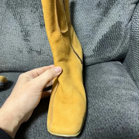 Timberland Women's Tan Heeled Boots - Picture 5 of 5